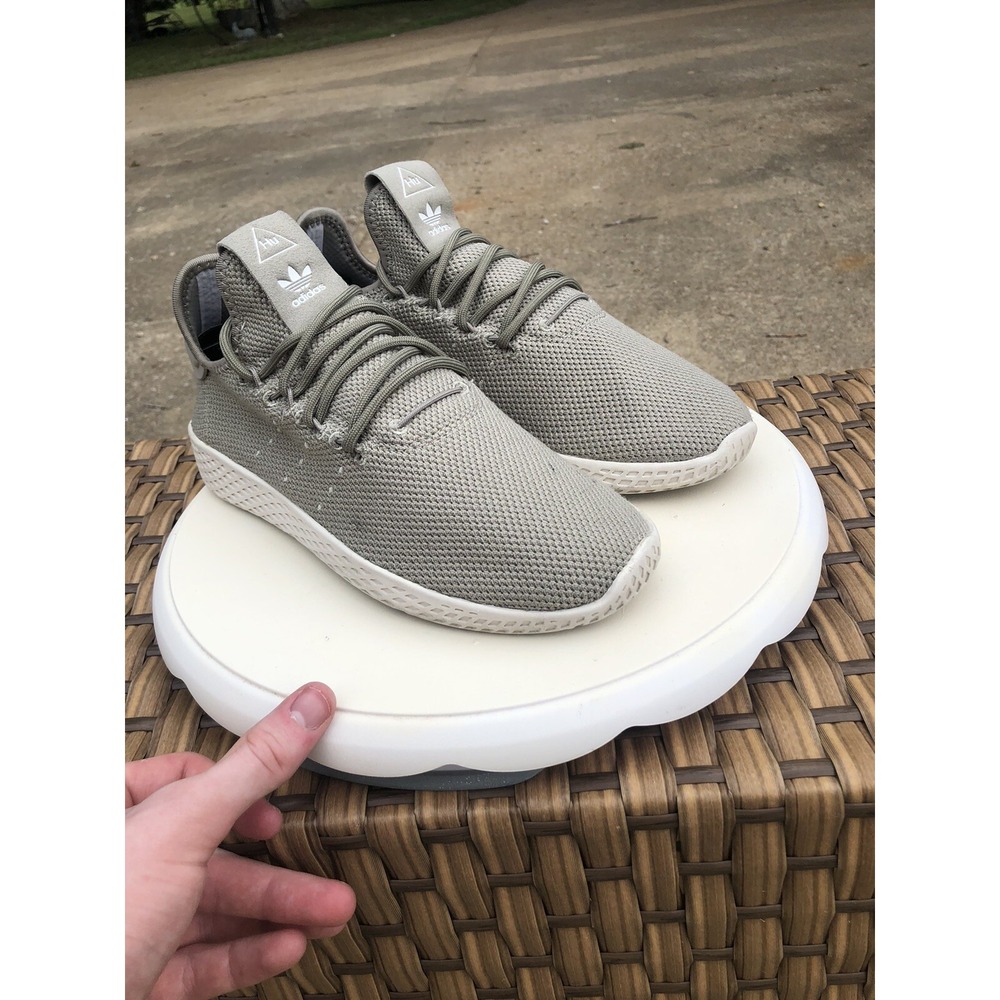 Size 5.5 (GS) - adidas Tennis HU x Pharrell Low Tech Beige